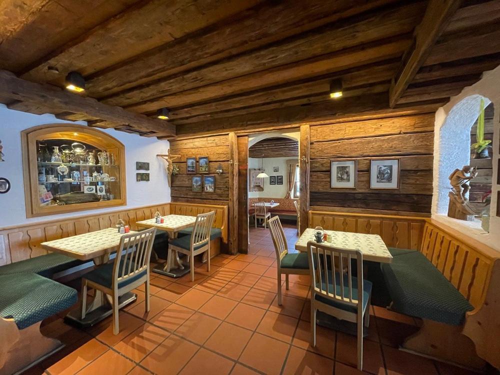Restaurant-Pension Dorfwirt 바트키르히하임 외부 사진